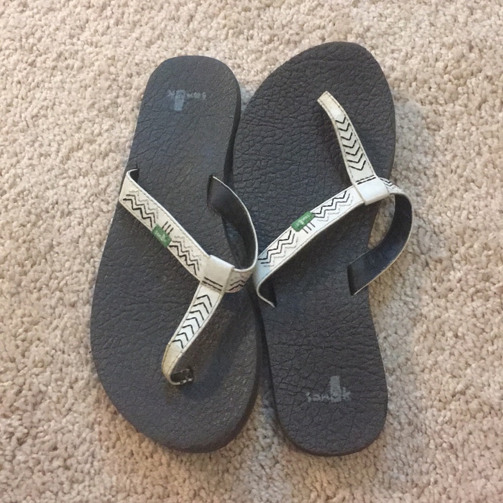 Sanuk Flip Flops
